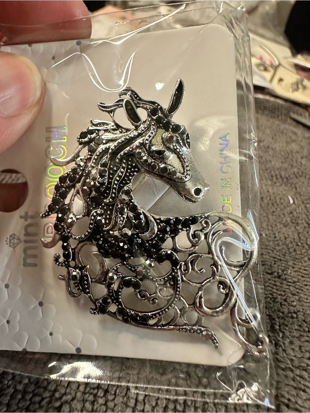 Mint Silver horse Brooch Pin